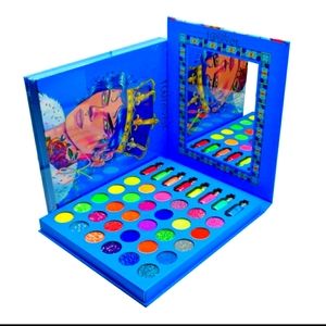 King 30 color palette with 8 loose pigments by Bella Forever -